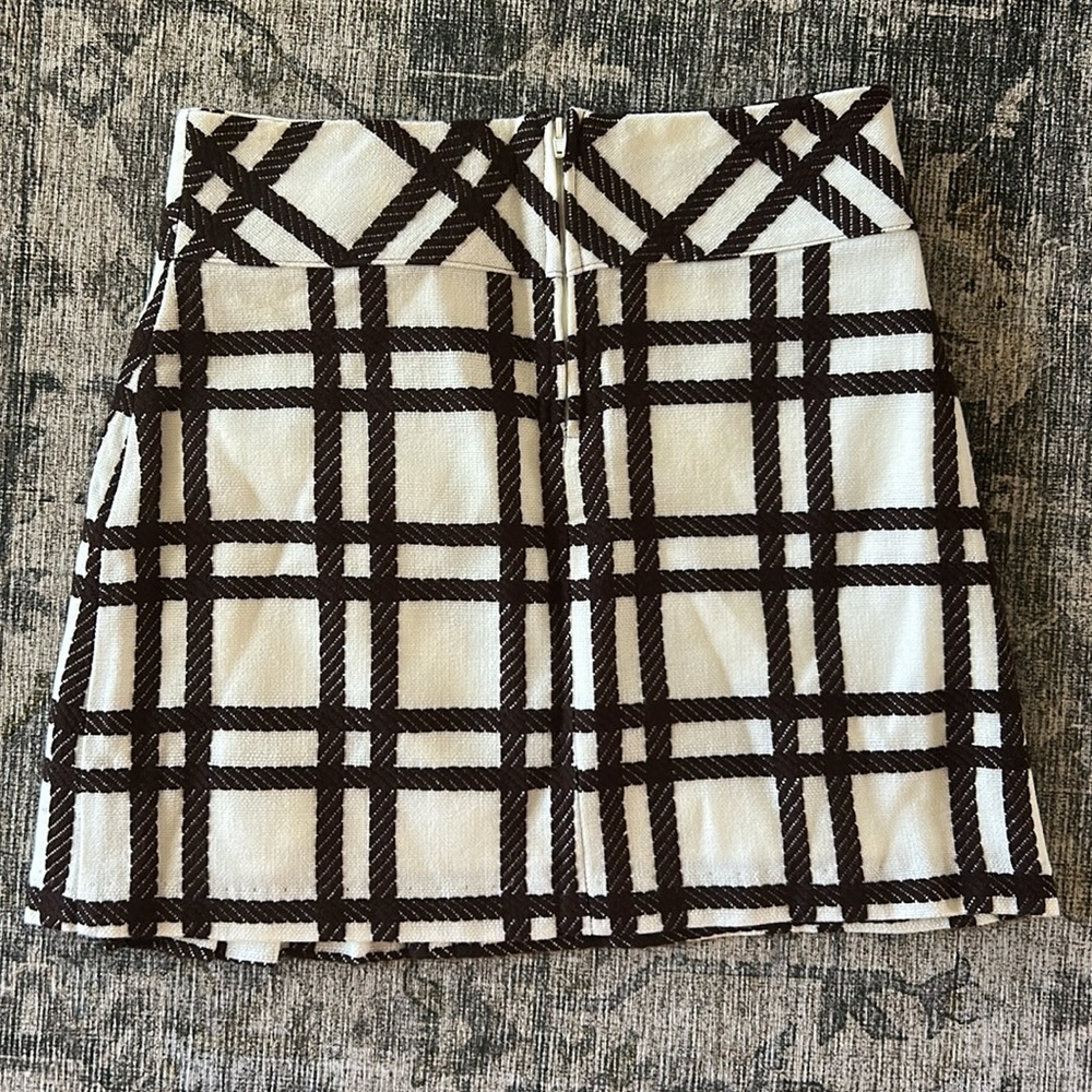 Plaid Brown & Off White Girl’s Skirt - Picture 5 of 6